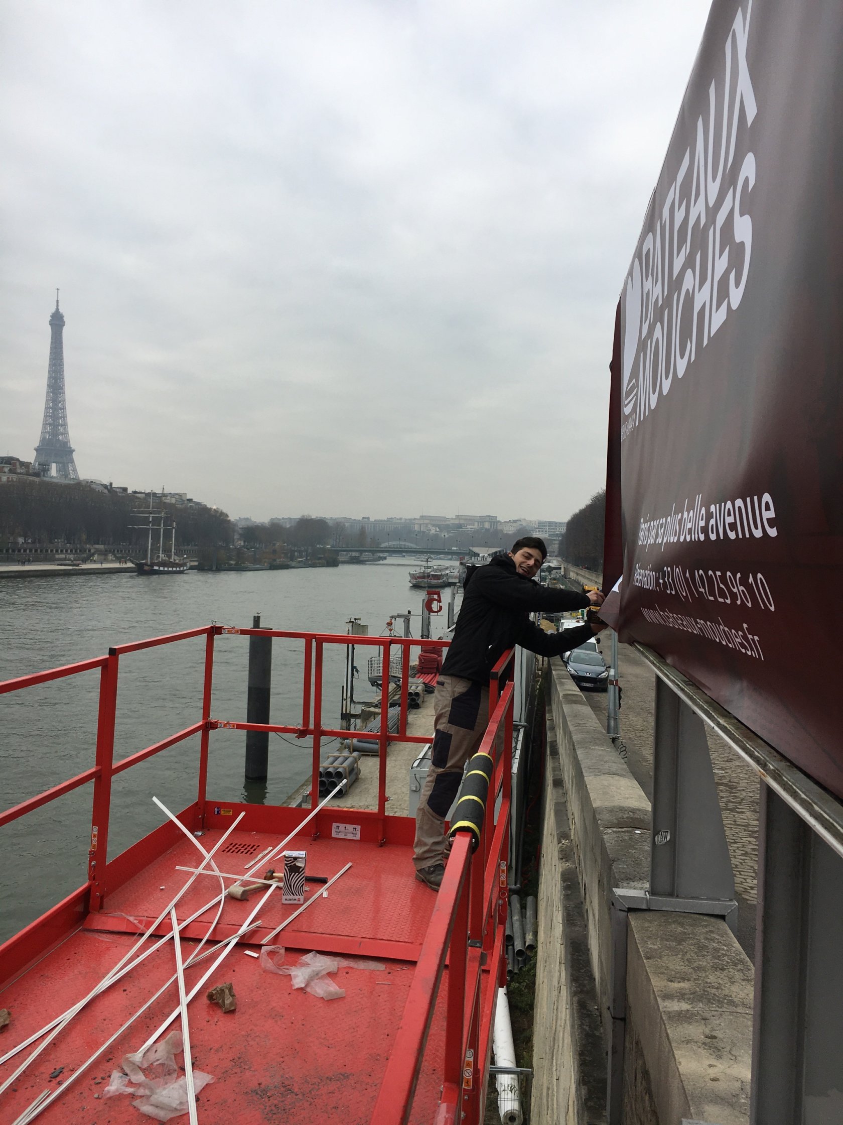 Pose enseigne lettre 3D